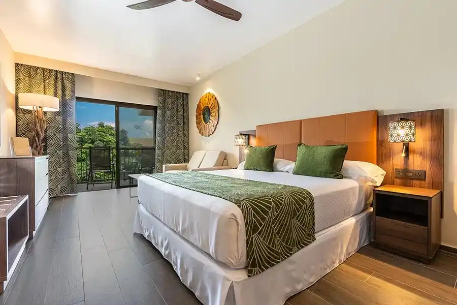hotelsRiu-Palace-Hotel-Room-Junior-Suite-garde.png