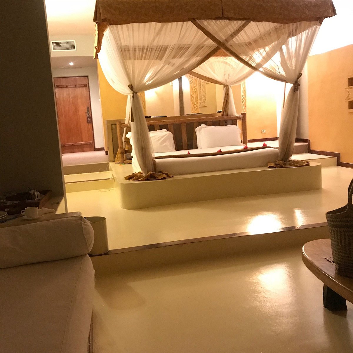 hotelsphoto0jpg.jpg